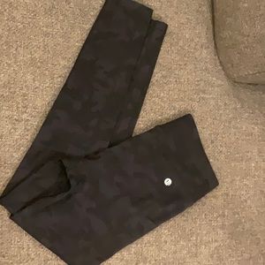 All Access Center Stage Pocket Leggings in Black Camo size Small